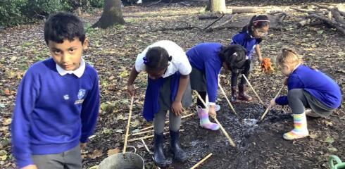 Outdoor learning in the Autumn sunshine at EPS